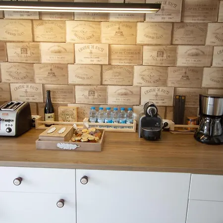 Apartment Sweet Arts *
