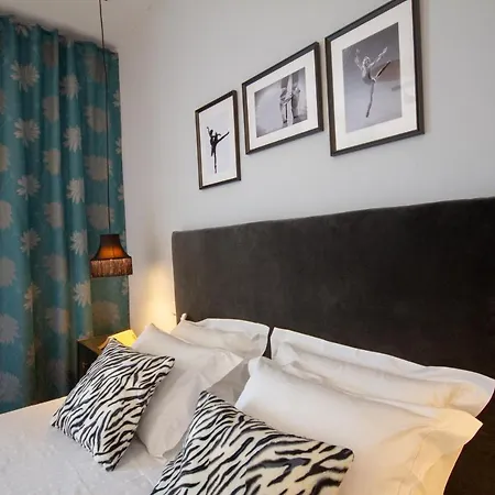 Sweet Arts Apartment